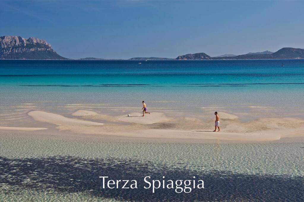 Atmosphera, Appartamento 180 M Dalla Terza Spiaggia Golfo Aranci Exterior photo
